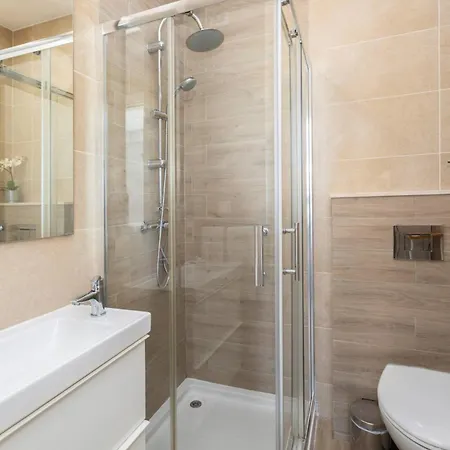 Centralgarve - Stunning Front - Astro * קווארטיירה